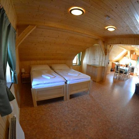 Apartmany U Jezera Na Namesti Frymburk Luaran gambar