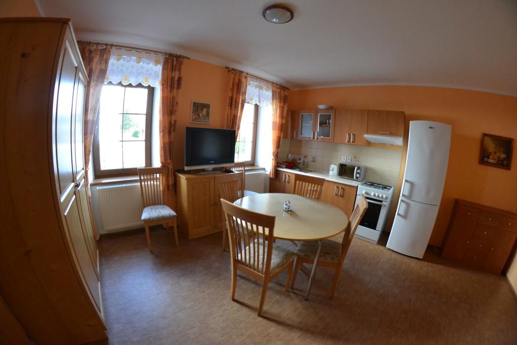 Apartmany U Jezera Na Namesti Frymburk Luaran gambar